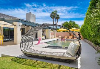 Moroccan Oasis - Game room, salt pool, FirePit has Balcony rooms