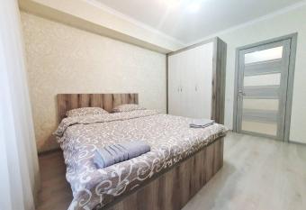 Fantastic Flat at Quite Center allows 18 year olds to book a room