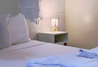 Appartement avec jardin au coeur des mamelles allows 18 year olds to book a room