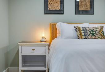 Jammin on Jeff at The 198 has Balcony rooms