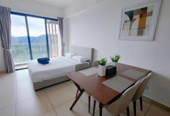 Selesa Houz Studio @ Midhill Genting Highlands High Floor Mountain View has Balcony rooms