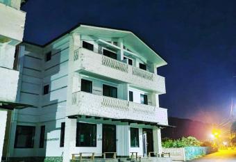 Fay Homestay has Balcony rooms