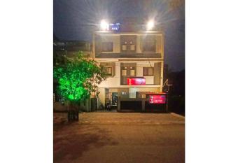 Hotel Blue Moon,Indore has Smoking rooms