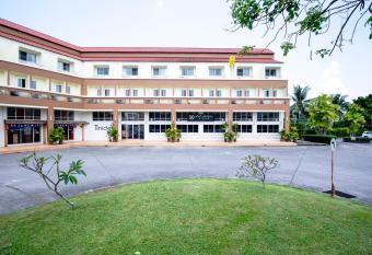 Tinidee Inn Ranong allows 18 year olds to book a room