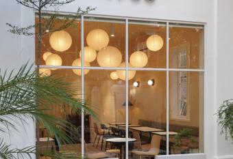 1986 Cafe & Stay allows 18 year olds to book a room