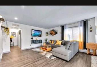 Cozy Villa Mini Hotel style allows 18 year olds to book a room