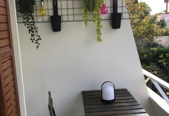 Design studio terrace and beach LIVE IN MARLYNE has Balcony rooms