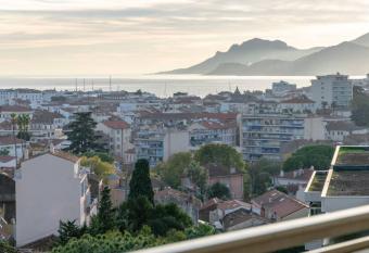 Terrace sea view swimming pool car park Cannes Center LIVE IN CANNES has Balcony rooms