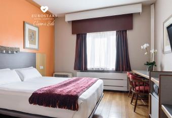 Crisol Quind  s allows 18 year olds to book a room