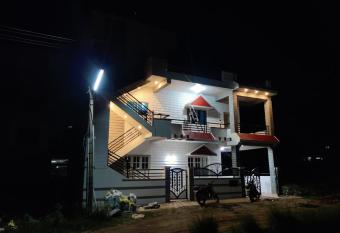 Happy Holiday Inn has Balcony rooms