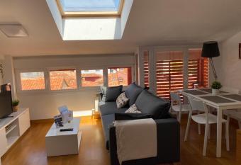 Vivienda tur  stica Los Tejados allows 18 year olds to book a room