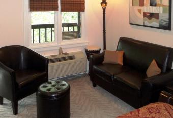 Bella Paradiso 10 has Balcony rooms