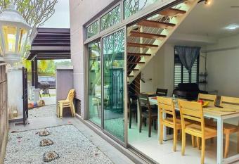 18 Home team family Gathering first choice has Balcony rooms