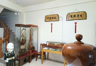 Huaidong Homestay has Balcony rooms