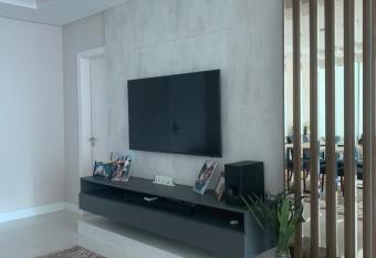 Amplo e Arejado 3 su  tes hidro has Balcony rooms