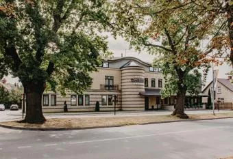 V.5 allows 18 year olds to book a room