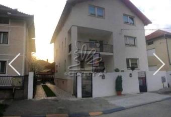 Pensiunea Emma has Balcony rooms