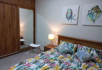 Golden Square Villa & Private Pool has rooms with a private hot tub