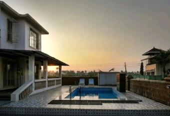 2 BHK KI Villa In Malavli by Luxe Tourism has Balcony rooms