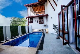 The Breeze Residence, Kottawa allows 18 year olds to book a room