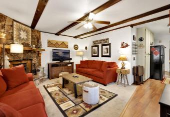 2183-Mountain Getaway home has Balcony rooms