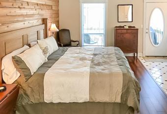 Ozark Spring Cabins - Gale's Lair Cabin 05 has Balcony rooms