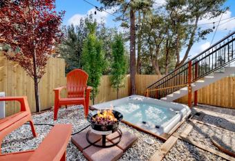 2048-Chimney Peak Chalet home has Balcony rooms