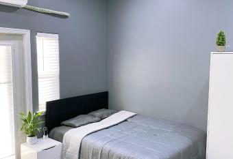 Arcadia Beautiful Furnished Private Room with Private Entrance allows 18 year olds to book a room