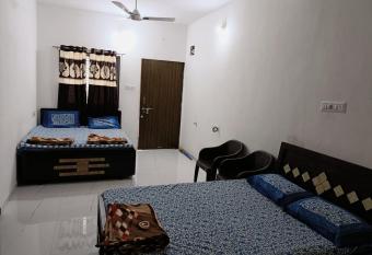 Ekta Homestay has Balcony rooms