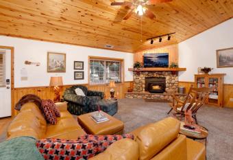 2242 - Happy Hour Inn home has Balcony rooms