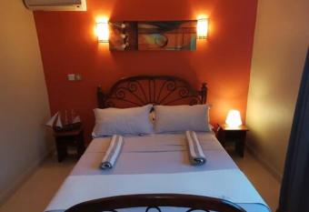 Seaview Yanahita 3 bedrooms apartment with common pool has Balcony rooms