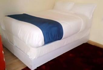 Adorable studio apartment allows 18 year olds to book a room