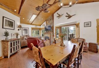 2164-Fawnskin Tree House home has Balcony rooms