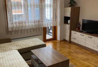 Apartman Rubin Zlatibor has Smoking/Balcony rooms