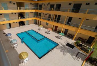 Hotel Il Mare allows 18 year olds to book a room