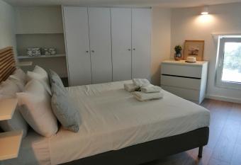 Downtown Apartments, 9 Mins from the Beach and the Old Town! allows 18 year olds to book a room