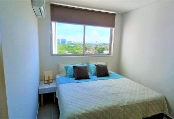 P6 Minimalist brand new! few blocks walled city steps to the beach has rooms with a private hot tub