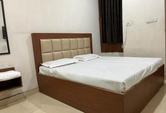 Arham Inn Home Stay has Balcony rooms