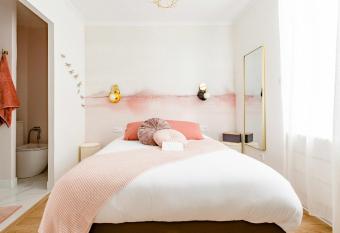 Love Room LOsmose chambre Alchimie Bed and Breakfast Wimereux allows 18 year olds to book a room