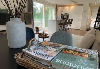 Quiet Waterloft near Amsterdam and Schiphol WS17 has Balcony rooms