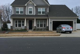 Nice house in neighborhood allows 18 year olds to book a room