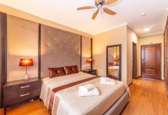 Boa Vida Alojamentos has Balcony rooms