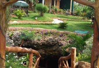 Paraiso Cave & Restaurant & Resort has Balcony rooms