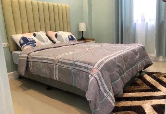 Caza De Sierra-Home Staycation allows 18 year olds to book a room