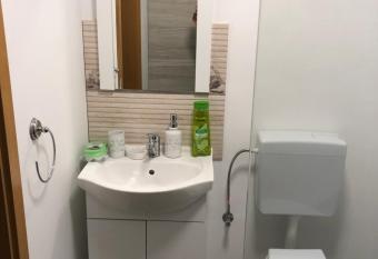 Pensiunea Petra Dumi has Balcony rooms