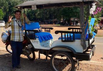 kimheak English free school and homestay has Smoking rooms