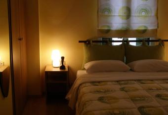 Room  allows 18 year olds to book a room