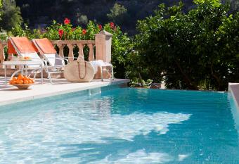 Fornalutx Petit Hotel - Turismo de Interior allows 18 year olds to book a room