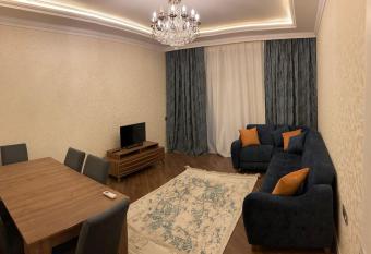 Lovely 2-bedroom and 1-living room apartment has rooms with a private hot tub