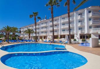 Hotel Servigroup Romana allows 18 year olds to book a room